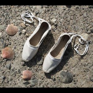 DÔEN Espadrilles Canvas Ankle Tie Jute Flats